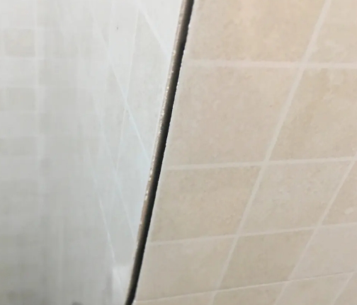 杨浦瓷砖空鼓维修公司分享阳台瓷砖脱落的修复过程可以分为以下几个步骤