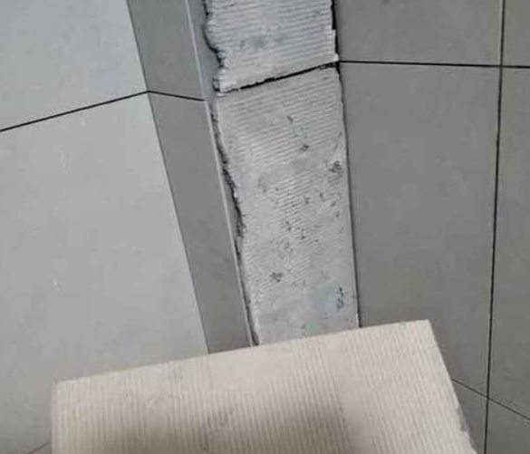 杨浦瓷砖空鼓维修公司分享下厨房瓷砖脱落的补救措施。